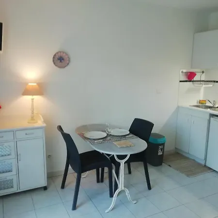 Port, Mer Et Plages, Studio Avec Parking Sanary-sur-Mer